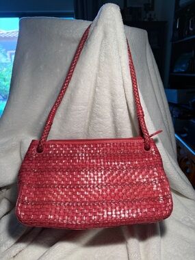 Gorgeous Fossil Rasberry-colored Woven Shoulder Bag with Braided Strap